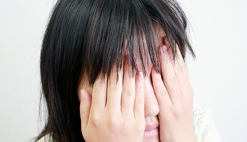  脸部：脸上长斑太显老？送你几个小方法，淡化斑点，让脸逐渐变白净
