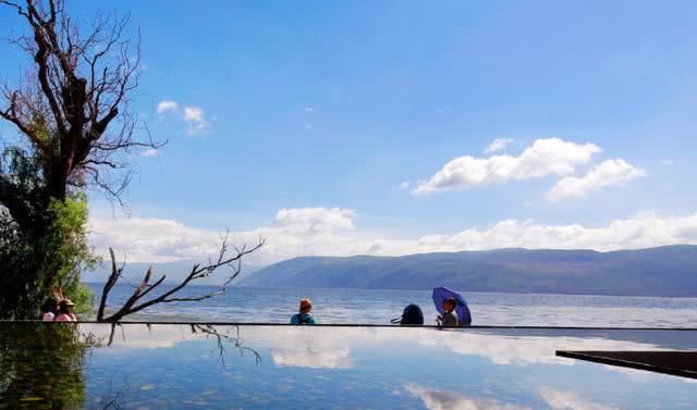 杨丽萍在云南的别墅，太阳和月亮都有！游客：门票只要10元