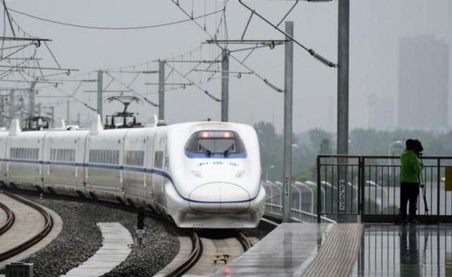 高铁下车后，发现行李忘记拿，车开走了怎么办？只需做3件事情