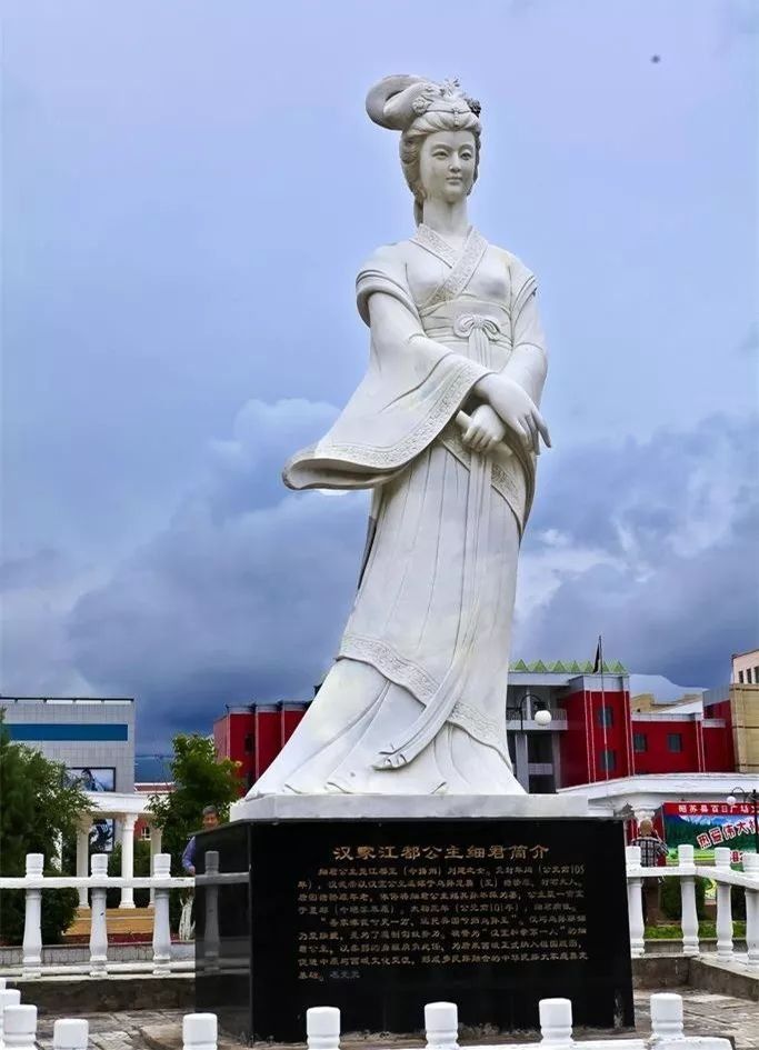 那拉提大草原:仿佛人间伊甸