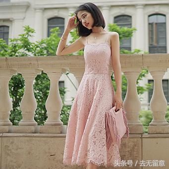 不多说，穿这样的吊带连衣裙，美若天仙，回头率百分百！