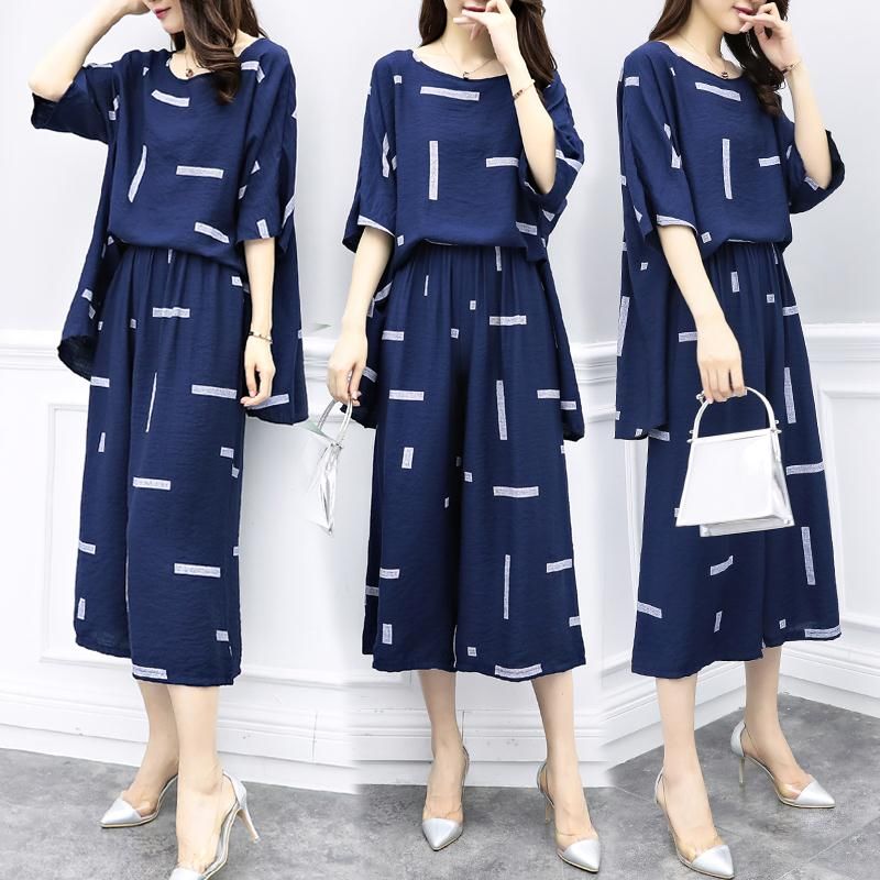 现在40岁女人真会打扮，逛街穿这样时髦套装，走到哪都惊艳全场