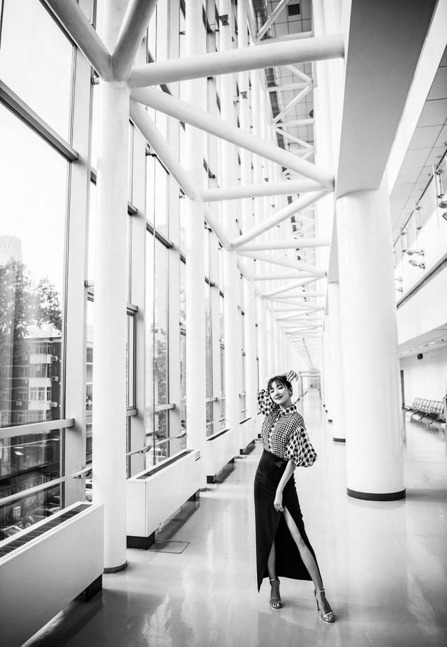 秋季请保持这样的魅力,我姿比谁都美上几分