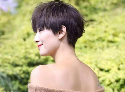  『女生』女生自认为很美的“4种”发型，直男内心很嫌弃，可不要剪了