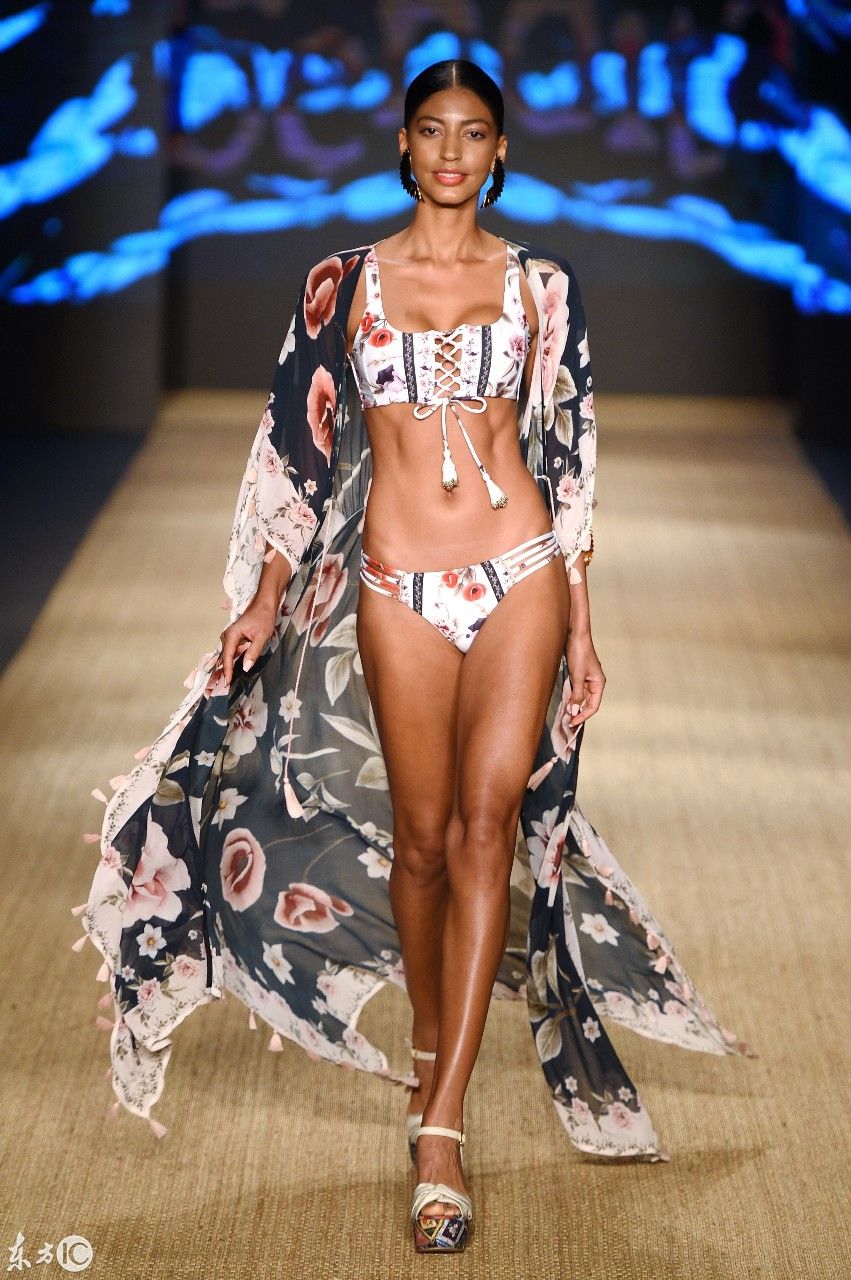 神奇的2019迈阿密泳装周，除了大码模特，还邀请模特现场哺乳