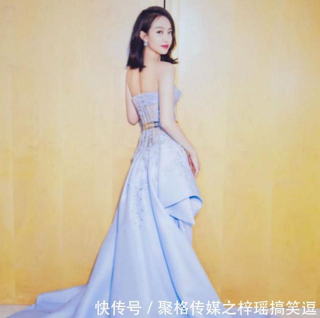 宋茜身材没的说，穿抹胸裙亮出A4腰，网友：娉婷多姿，性感无敌！