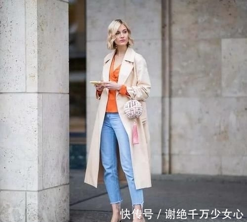  时髦：穿搭建议：早春风衣就买这4个“年轻色”，时髦又减龄，几年不过时