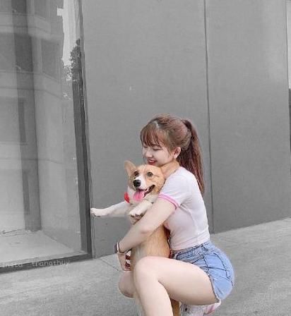  美女|精致气质美女小姐姐，伶俐精巧，穿衣搭配从来都是一丝不苟！