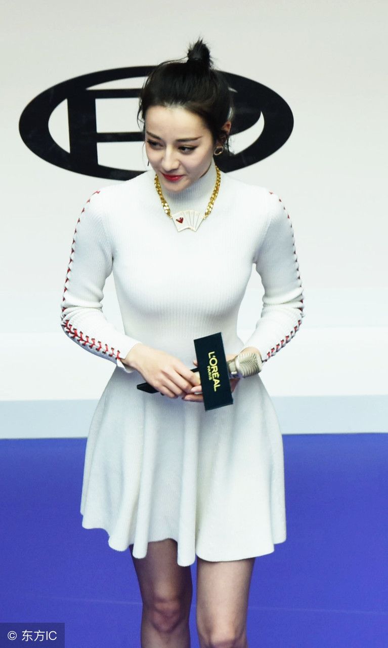 迪丽热巴:平时真看不出小姐姐迪丽热巴那么辣的身材!