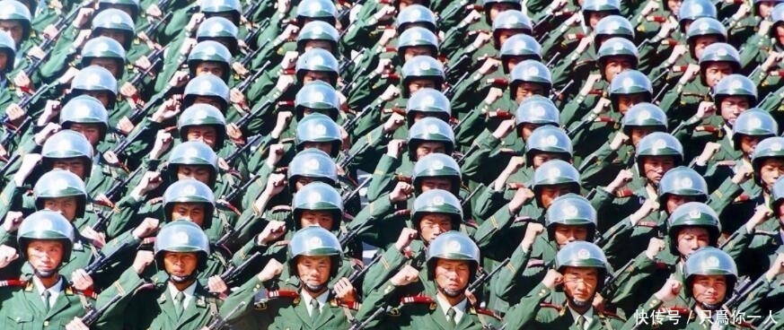 『警察队伍』凶恶的董雷逃跑以后,同伙石头,为何会继续留在出租房