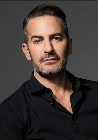  「蓝色」Marc Jacobs 2020年春夏款除开相机包，这种＂蓝＂用在包上也很漂亮