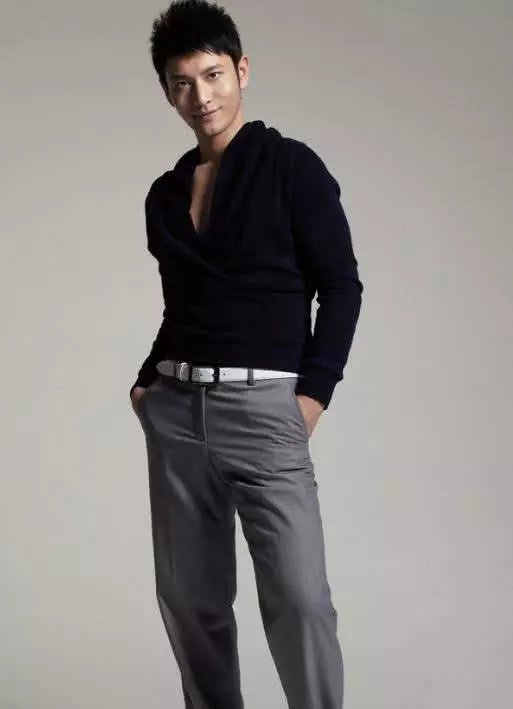 黄晓明深夜发声明，他并不知情黄妈全程背黑锅，网友：不当影帝都