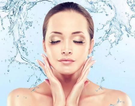 女生早起坚持这3件事，不化妆就能很白，第二件坚持下来很难