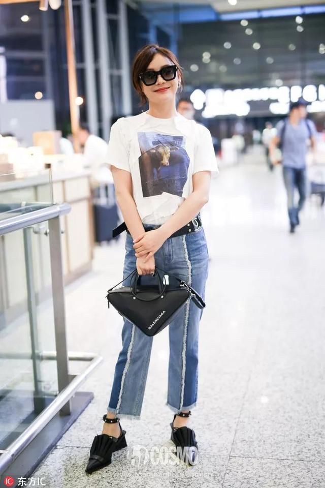 男朋友买了两个500块的包包送我,超开心!