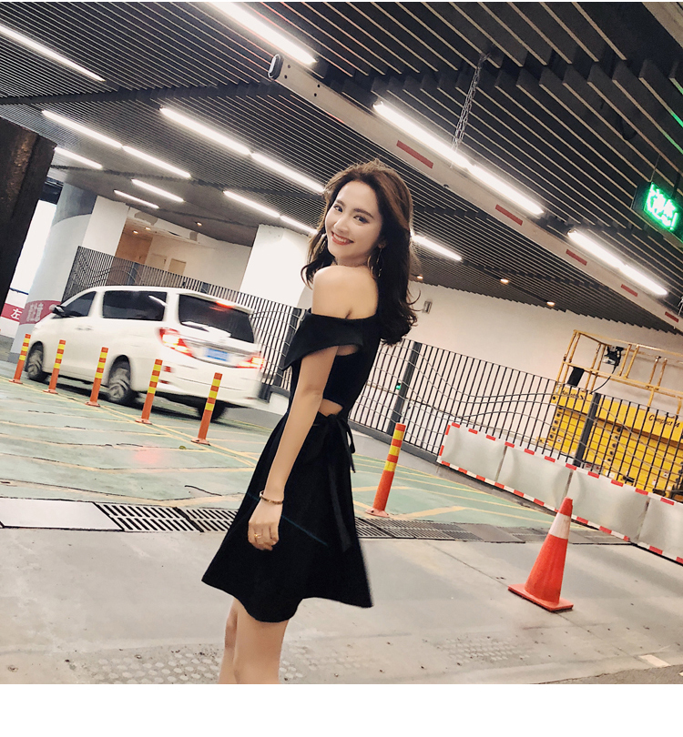 夏天度假撩人杀手锏，性感的露肩裙，风情迷人