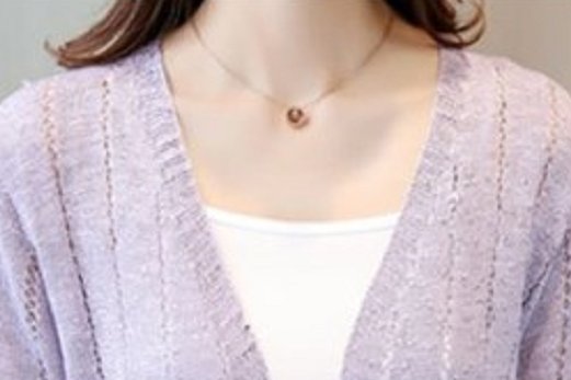 上海女人就是会穿，开衫搭小背心直接穿出门，洋气减龄有活力，美