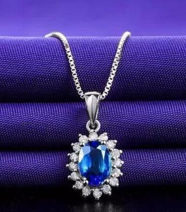 30年前的戴安娜王妃美得惊艳！自带贵族气质远超凯特王妃！