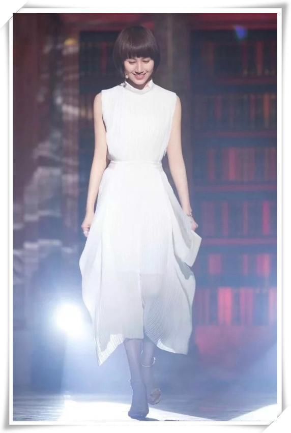 看了袁泉穿小白裙，再看看高圆圆，终于明白夏雨为啥会浪子回头了