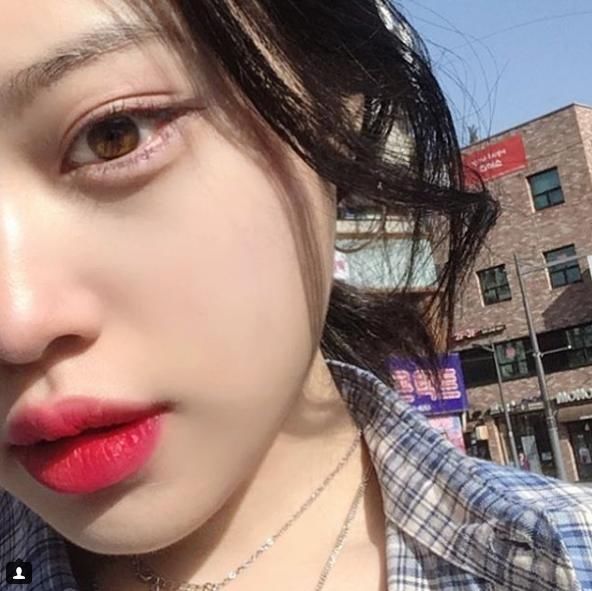 崔雪莉你开小号了吗?网红撞脸成这样真的太夸张了吧!难道这种神