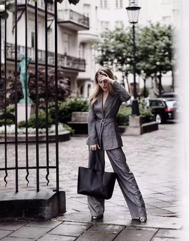 初代博主，最爱的还是她-换季穿衣没灵感?从她身上能找到!