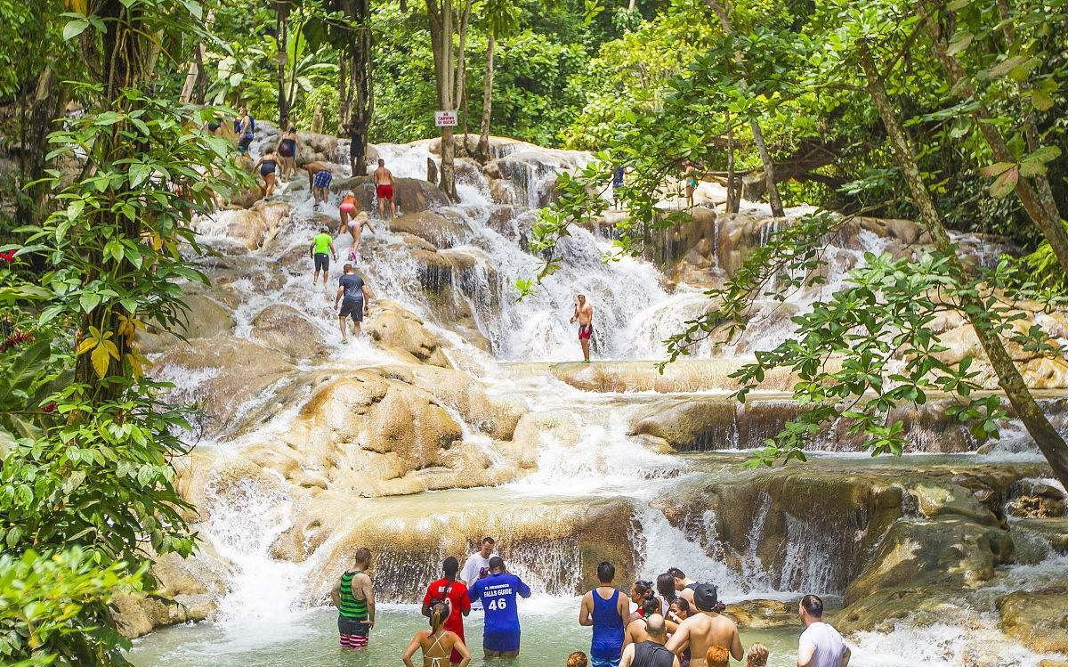 北美最无奈小国：博尔特故乡，距美国800公里却常被以为在非洲