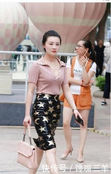 「个性」个性时尚的美女街拍:酷酷的美女,展现别具一格的姿态!