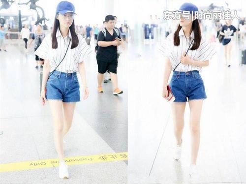 李沁现身机场，身穿牛仔短裤配细针跟，网友：大长腿藏不住