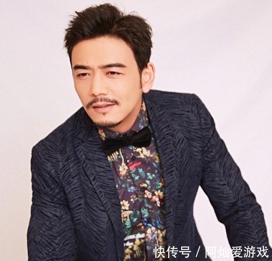  『杨烁』杨烁儿子被誉“最帅星二代”，男主脸惹人夸，笑起来那刻我可以了