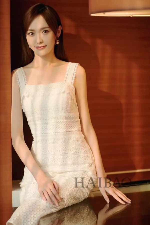 干货| 送周韵上热搜的一字肩天鹅颈，学会这5个动作你也能拥有