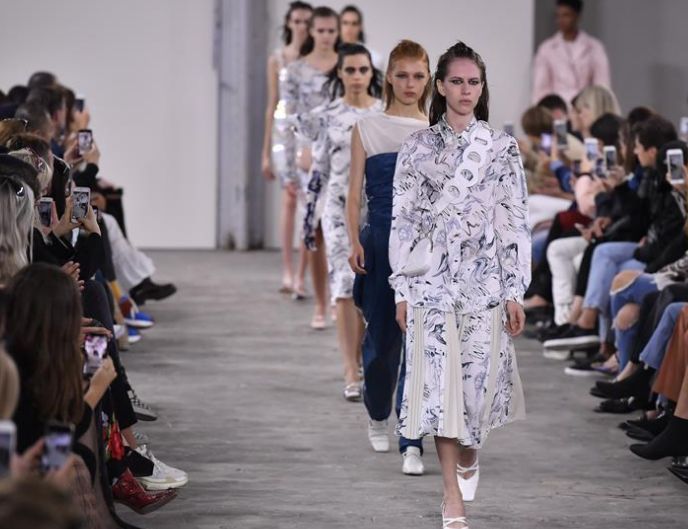 越来越多老外来中国定居，原因到底是什么？乌克兰美女道出真相