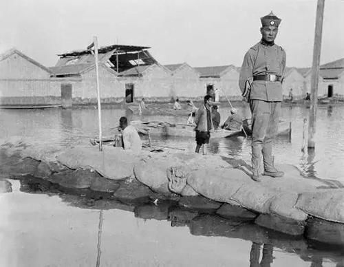 美国一位研究中国的学者，无意中在家里翻出来6000张中国老照片