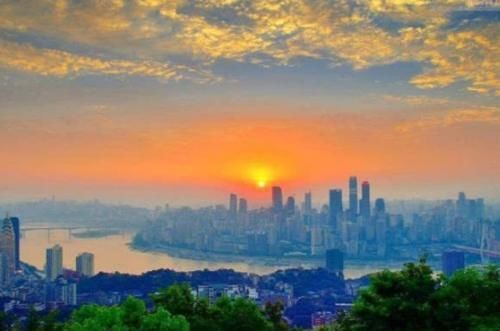  重庆：中国这一座的城市，因面积过大，常常被人误以为是一个省