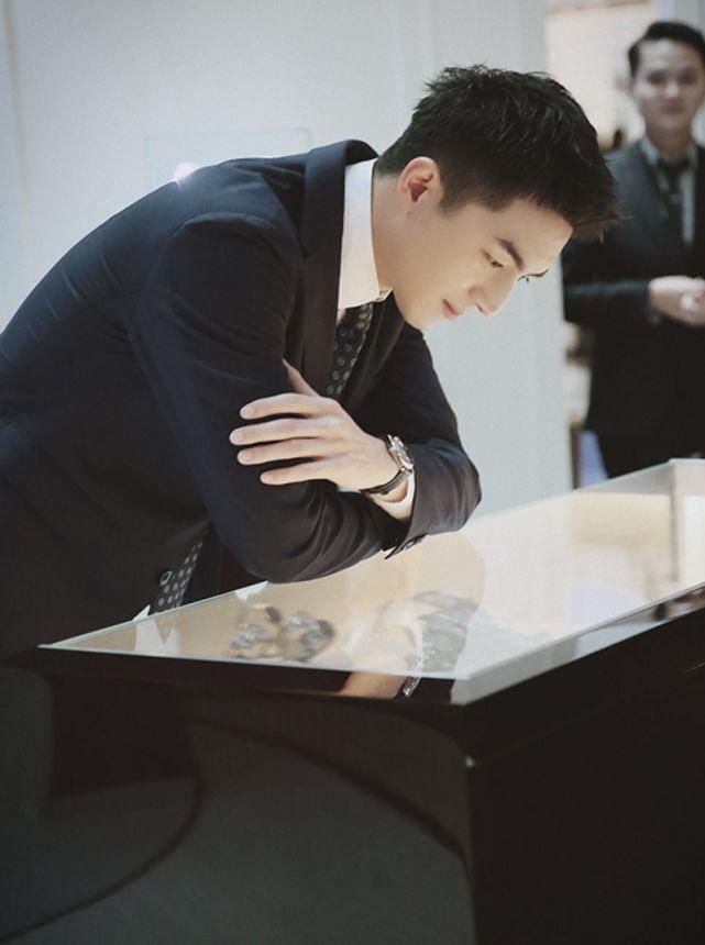 『大哥』林更新只要不说话,颜值妥妥的霸道总裁,连路人大哥都满脸崇拜