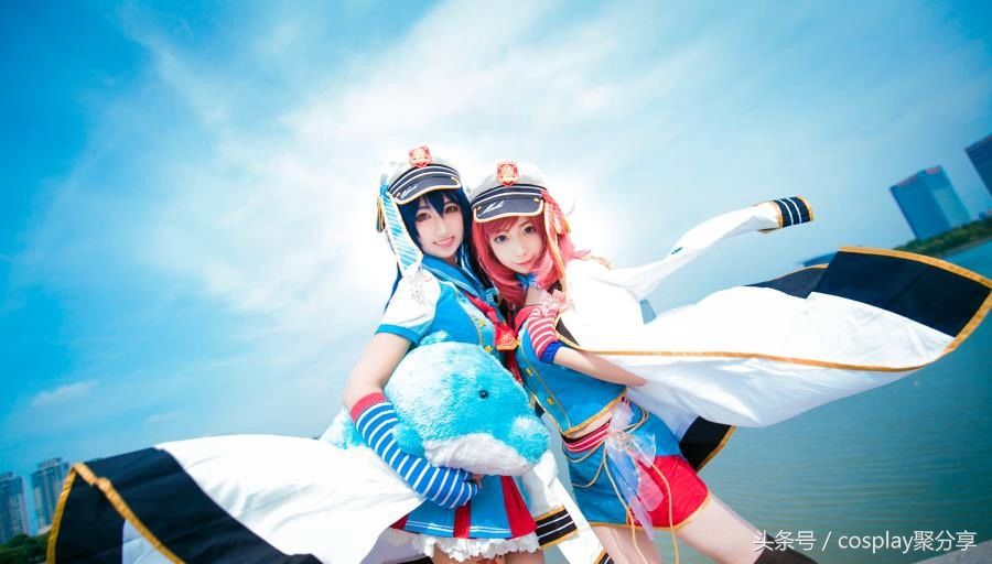 萝莉百合园田海未西木野真姬美腿黑丝Cosplay福利本子