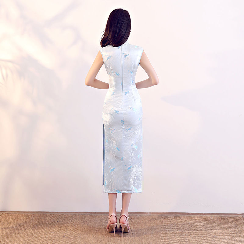 东方女人什么时候最美?穿上旗袍的时候最美!尽显女性迷人身材