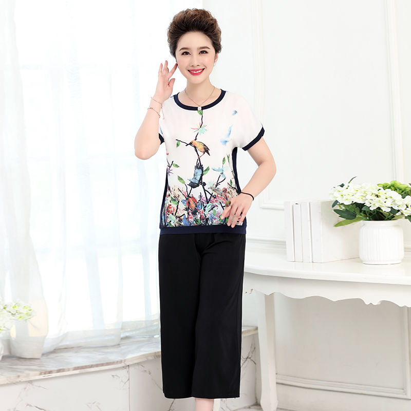 爱美女人不要愁!非常适合55岁女人的夏装,秋天一样穿