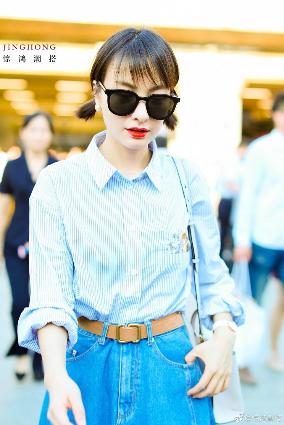 吴昕学孙怡唐艺昕梳超火双马尾，结果少女感变装嫩，看得人好尴尬