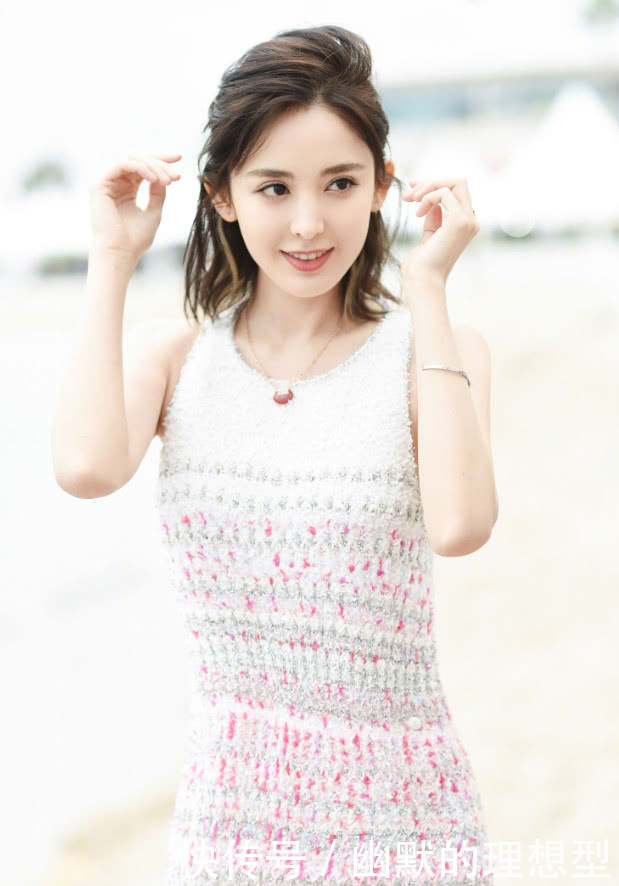 古力娜扎真敢穿，一条裙子全部用铁圈撑住，没这身材撑不住！