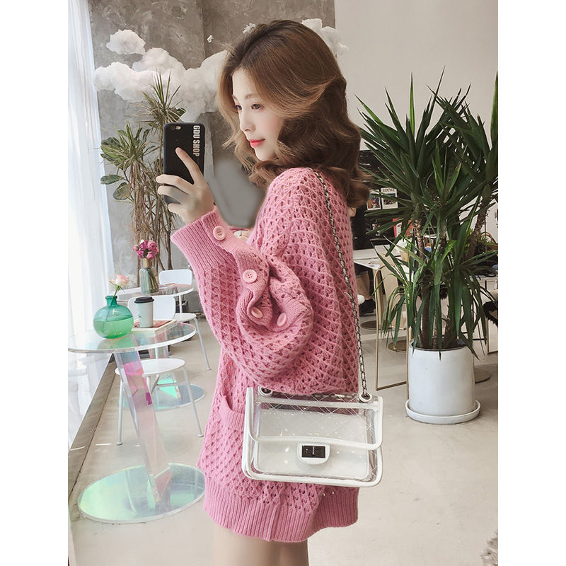 早晚微凉，瞧瞧刚上新的秋装，真的太好穿了!件件精致，美如花