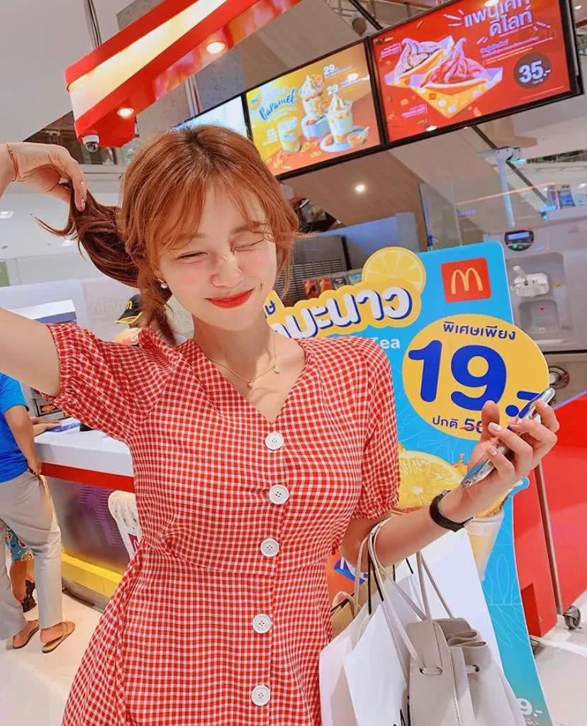  #简直#“瘦瘦裙”什么鬼？显胸大、显脸小，简直撩翻了！