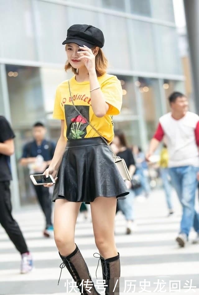 『以选择』街上美女的短裙搭配魅力十足,苗条与微胖之间,男人该如何选择?
