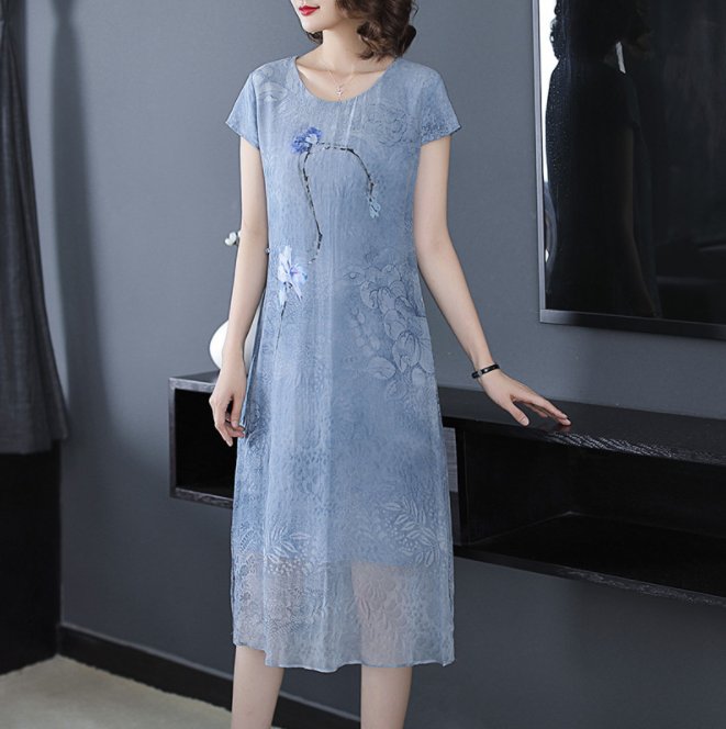 45岁老婆真有眼光，刚买回来的几款连衣裙，高贵优雅显气质，美