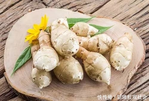  [根茎]农村的一种“野草”常遭农民铲除，实际上不但好吃，而且