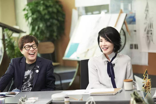 《幻乐之城》就是王菲带领的大型时装秀