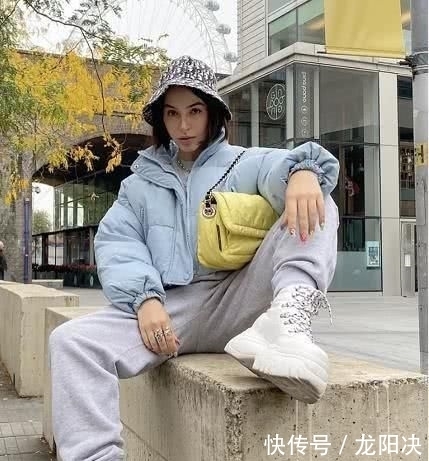  #美美#女孩们如何美美地去复工来康康今年流行的这些穿搭风格吧
