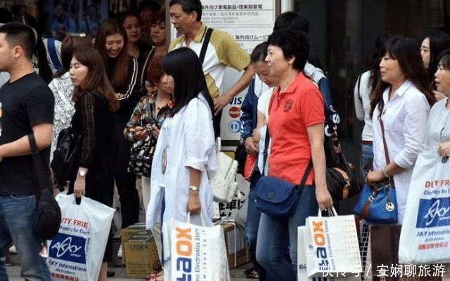 泰国当地人评价游客： 韩国人占便宜, 日本人文明, 中国两个字形