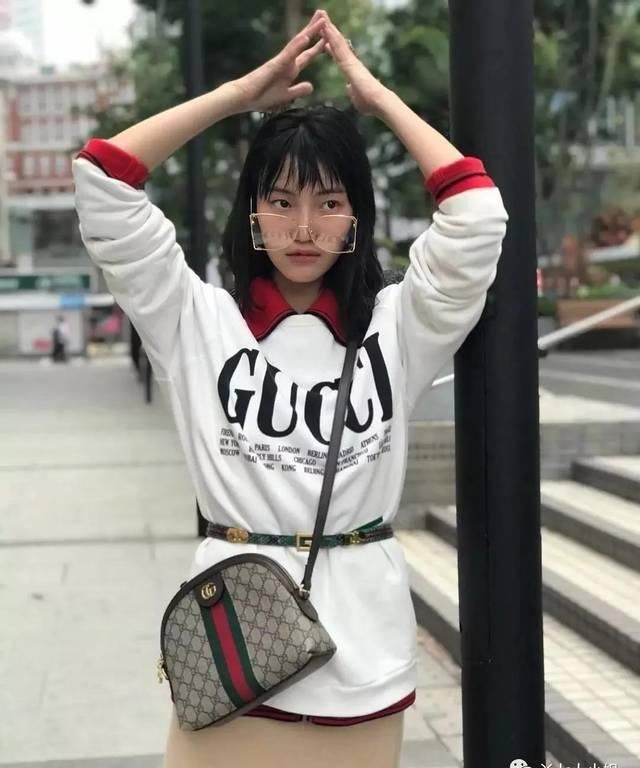 漂亮:时尚街拍示范性,这25套连帽卫衣穿衣搭配,究竟漂亮在哪儿?