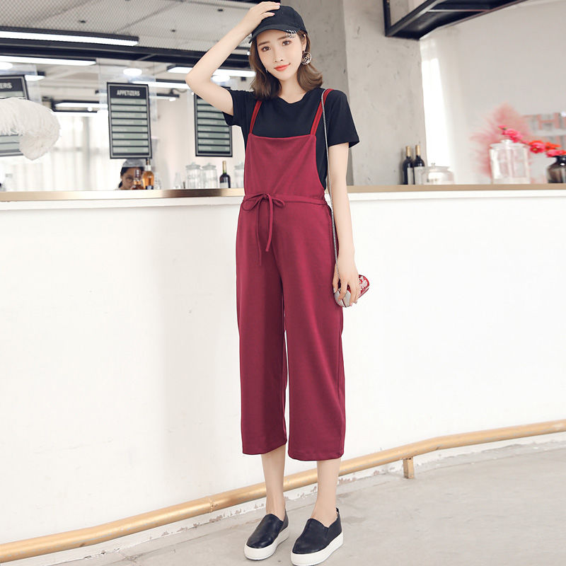 今秋已经不流行穿短裤了，看看下面这背带裤，美得无与伦比