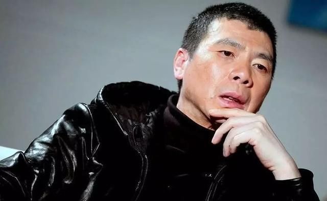 是垂死挣扎还是有恃无恐，沉默了几个月冯小刚再批网友和公号卑鄙