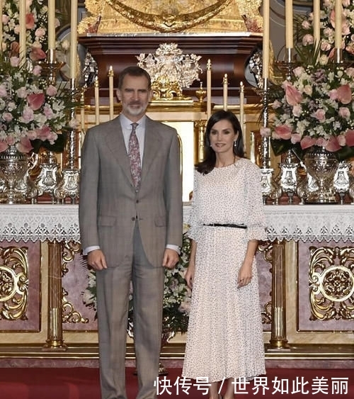 『休闲装』西班牙国王夫妇同穿休闲装真罕见!莱蒂齐亚衬衫配牛仔裤,真时髦